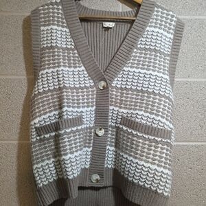 Women's Medium Hem And Thread Sweater Vest Beige And White